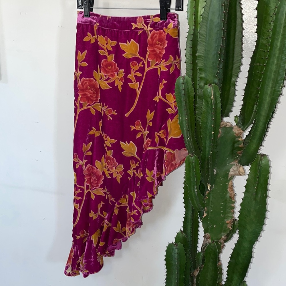 Floral slit skirt